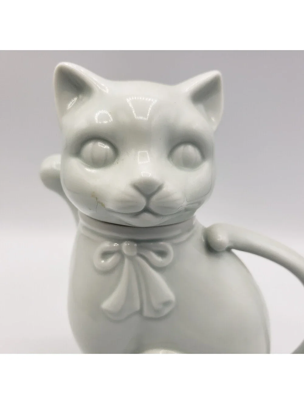 Takahashi Kitty Cat Porcelain Teapot Light Celadon Green Kitten
